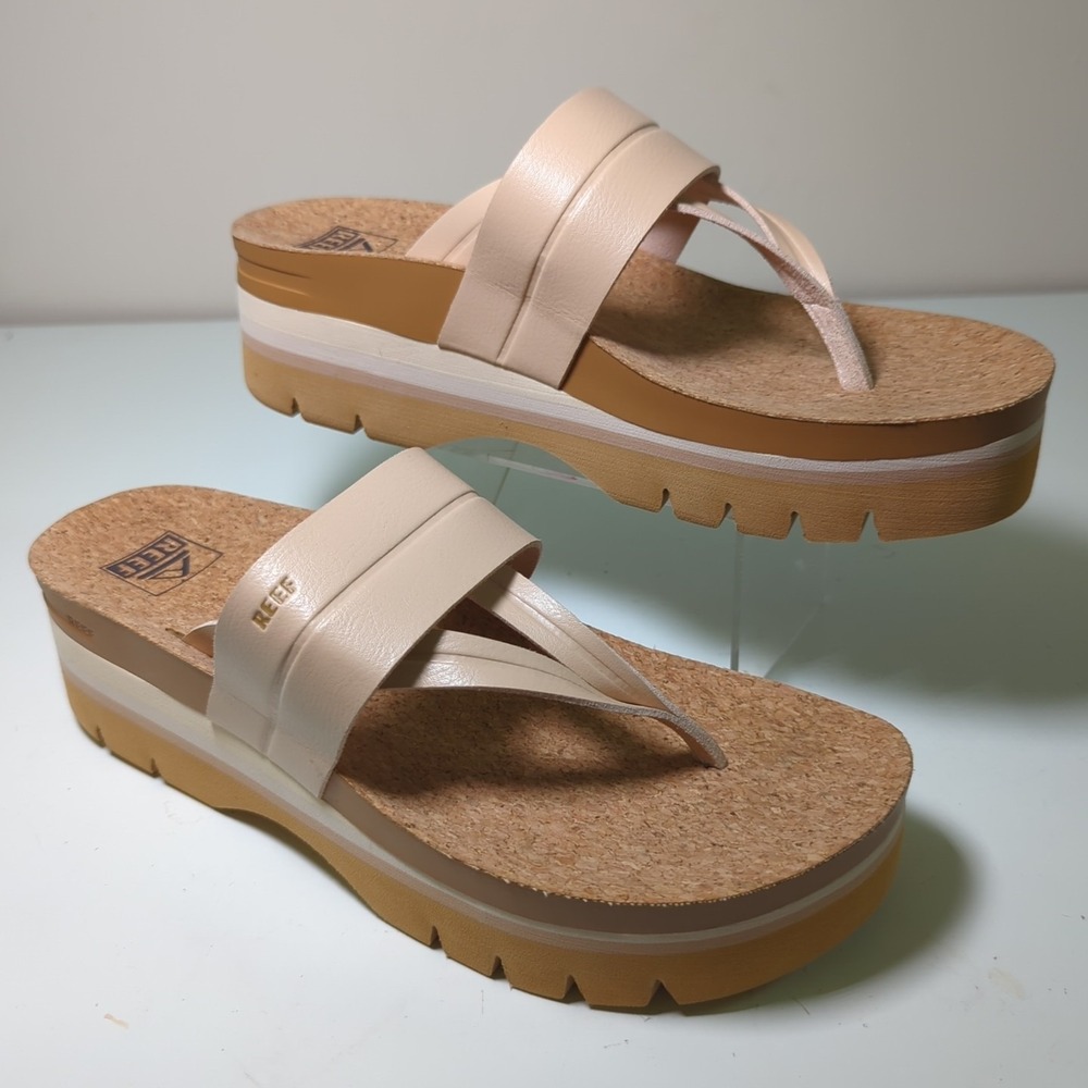 NEW Reef Cushion Lennox Higher Platform Sandals‎ - Seashell Size 10